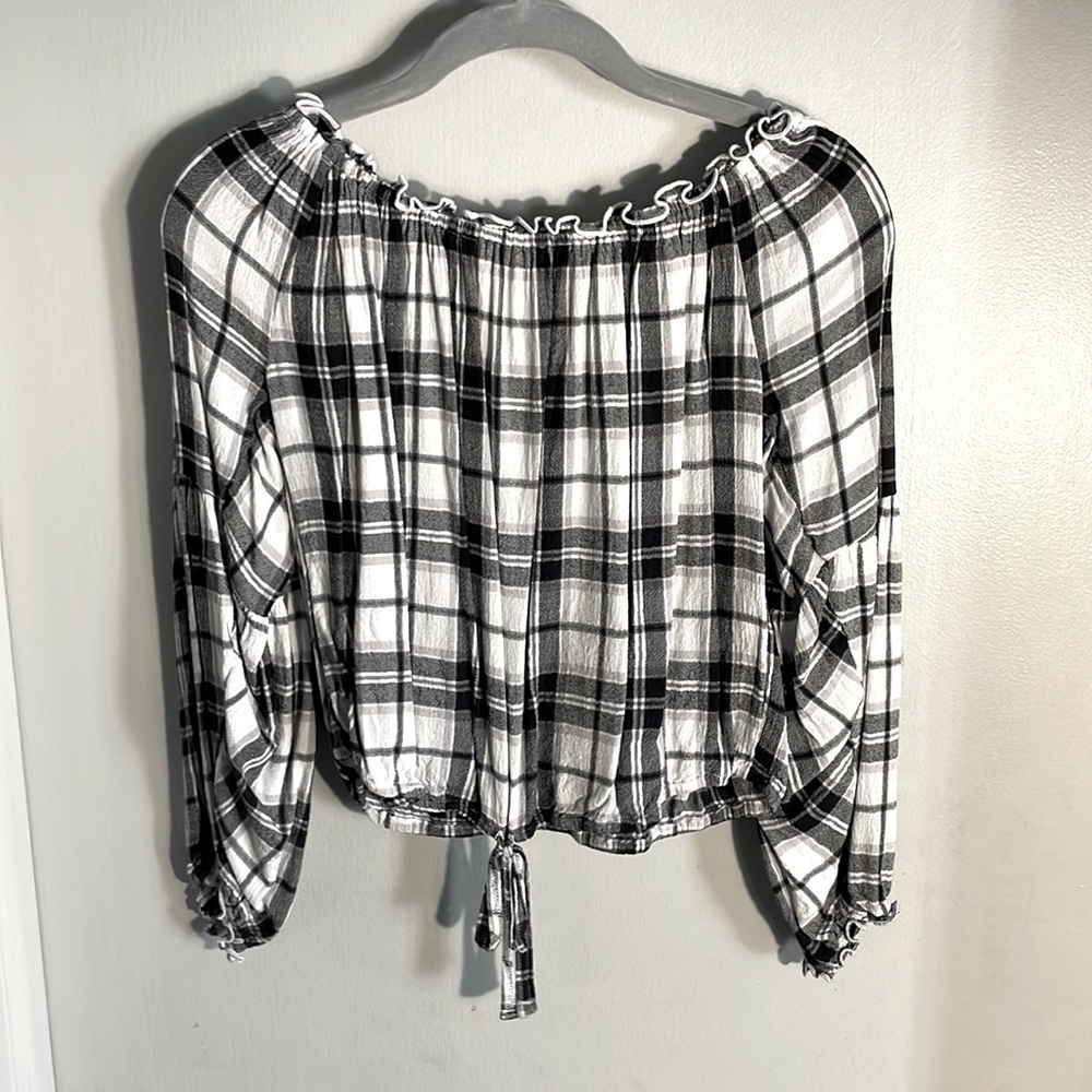 Hollister Crop Top Size Medium